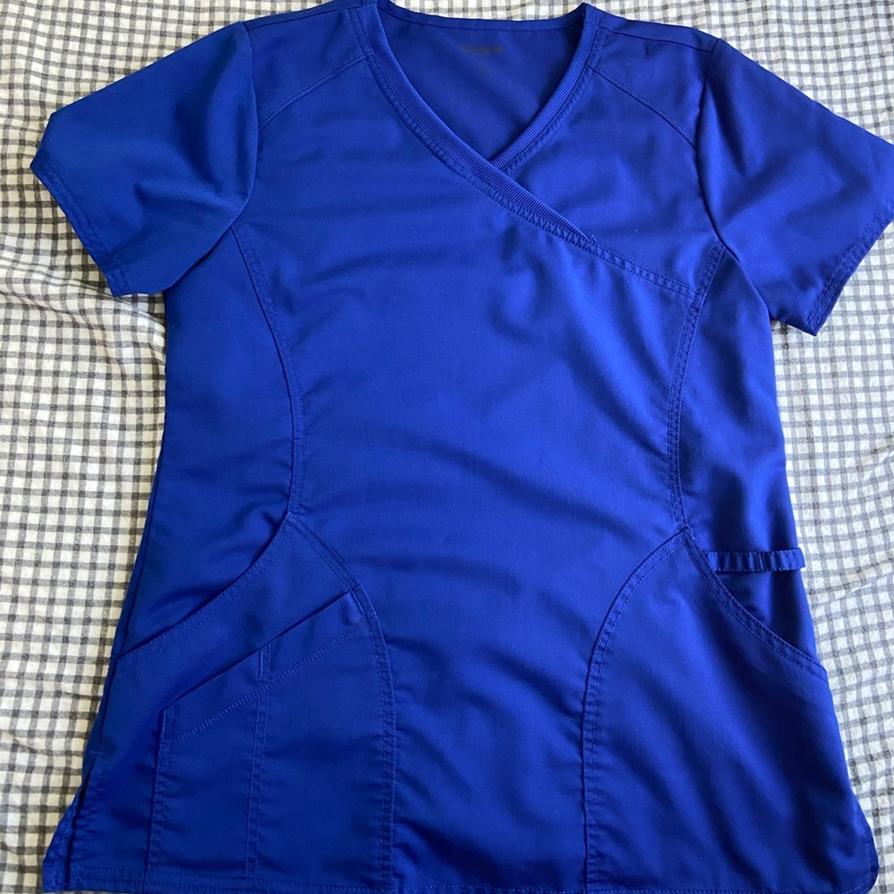 Scrub top